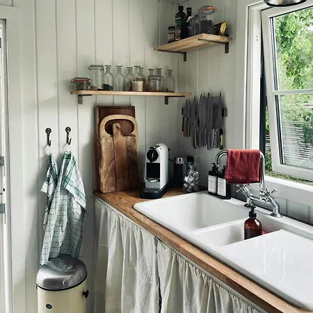 펜션 Ban-heiwa, Close To And Nature Store Fuglede