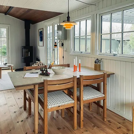 Ban-heiwa, Close To And Nature Store Fuglede